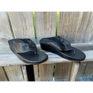 FitFlop Twiss Black Leather Flip-Flop Sandals 9